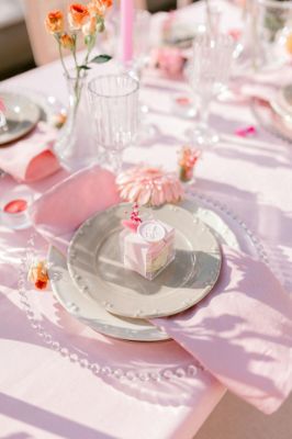 Picture of Pink Wedding Theme Arrangement 